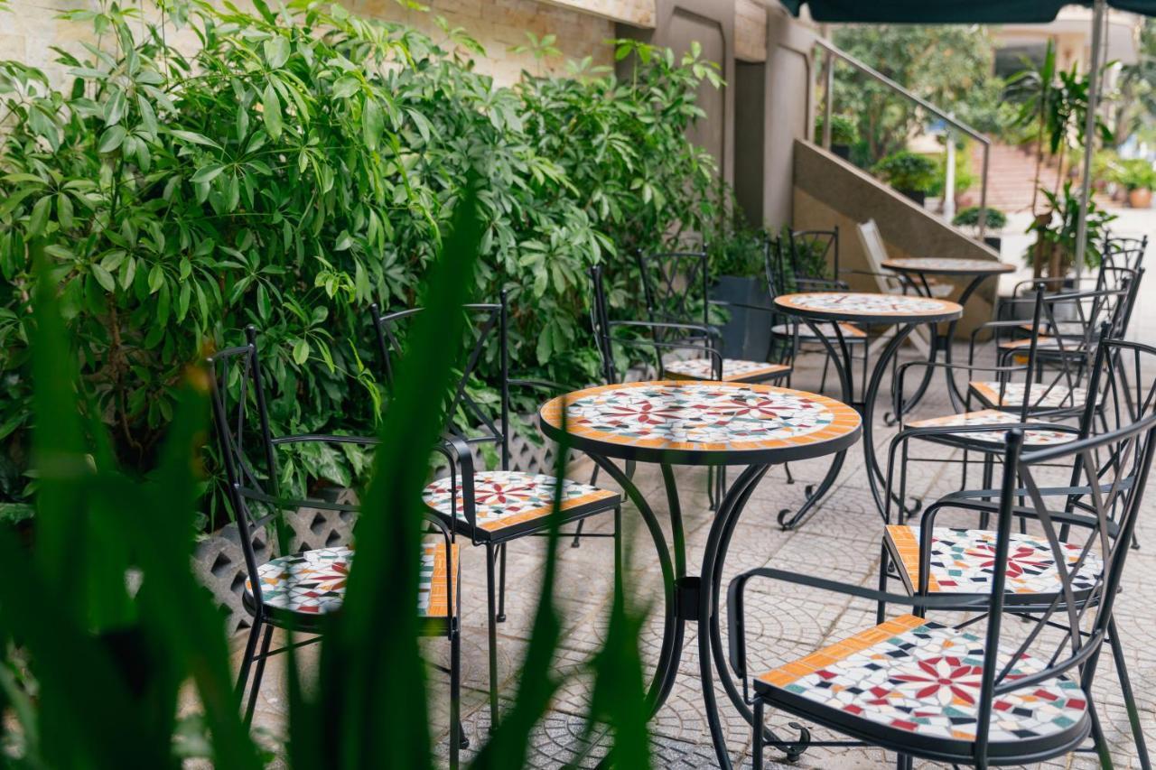 Beach House An Thuong Hotel Дананг Екстериор снимка